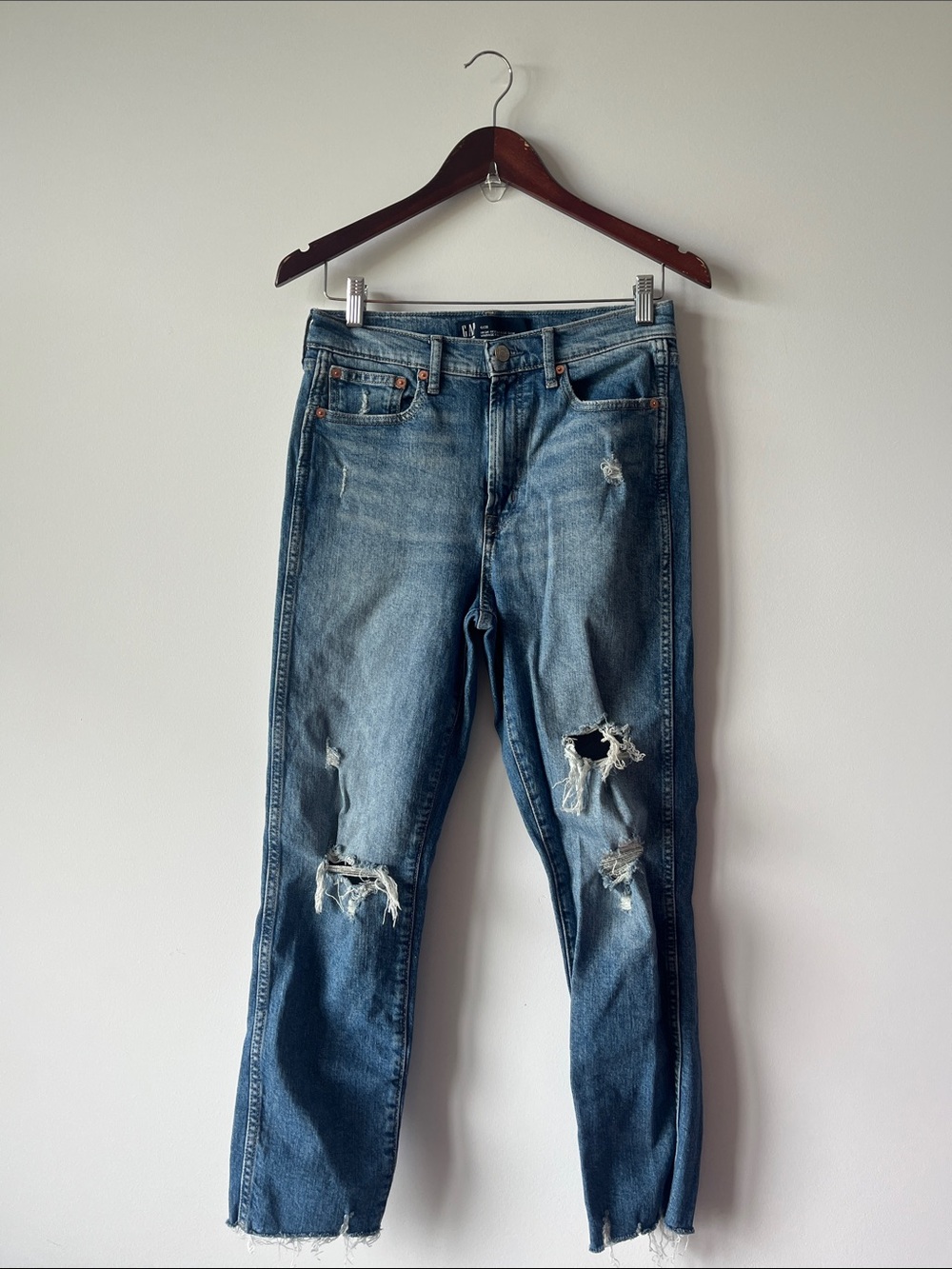 GAP High Rise Vintage Slim Distressed Jeans 6/28